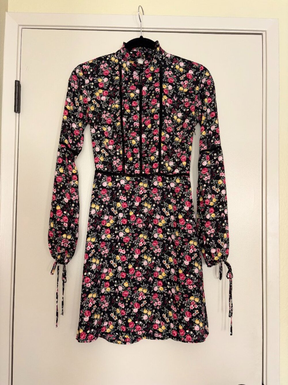 H&M Black Floral High‑Neck Long‑Sleeve Mini Dress — Size 4
